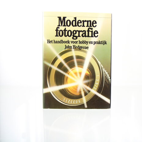 Tweedehands Boek "Moderne fotografie Het Handboek voor hobby en praktijk - John Hedgeco"