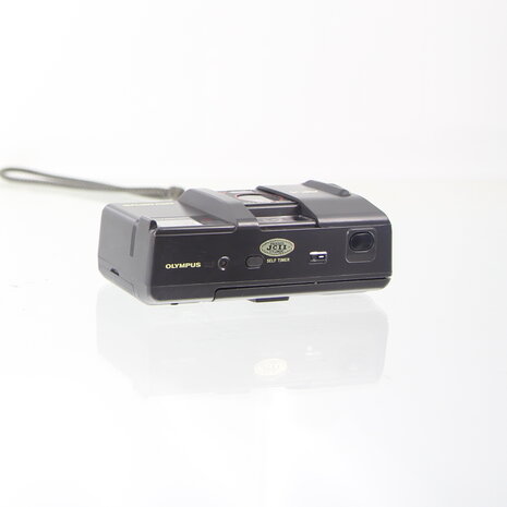 Olympus :  AF-1 (infinity) point and shoot camera