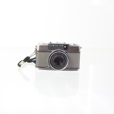 Olympus Pen EES-2 half frame 35mm camera