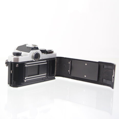 Chrome Nikon FM body