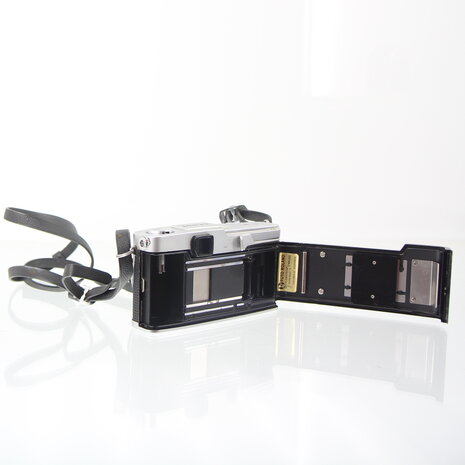 Olympus Pen FT half frame camera met AUTO S 1:1.8 F = 38mm lens