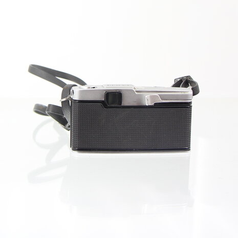 Olympus Pen FT half frame camera met AUTO S 1:1.8 F = 38mm lens