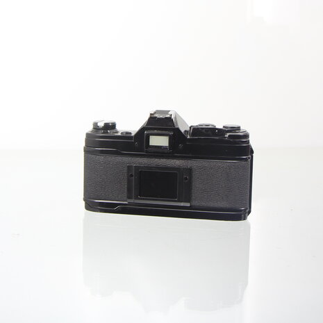 Black Canon AE-1 met lichtsterke Canon FD 50mm 1:1.4 S.S.C lens