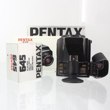 In doos Asahi Pentax 645 body met 120 film houder