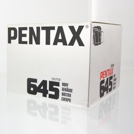 In doos Asahi Pentax 645 body met 120 film houder