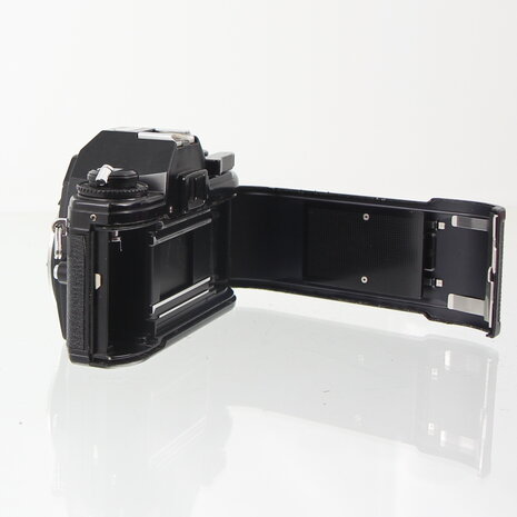 Zwarte Nikon EM slr body