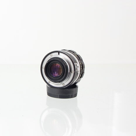 Nikon nikkor-h auto 24mm 1:2.8 (pre AI) lens