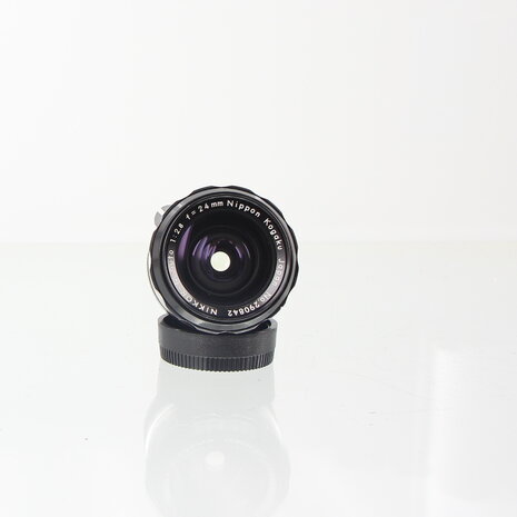 Nikon nikkor-h auto 24mm 1:2.8 (pre AI) lens