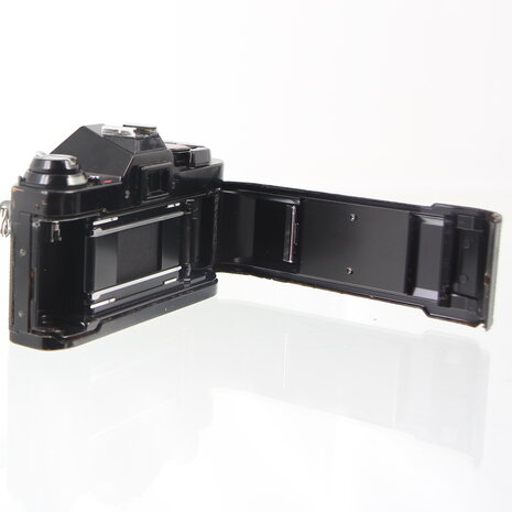 Zwarte Canon AE-1 program 35mm camera body