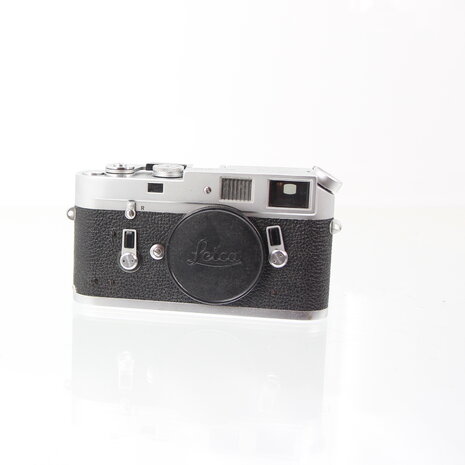 Leica M4 chrome body meetzoeker camera