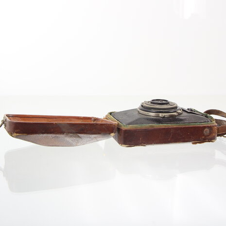 Zeiss Ikon Kolibri camera met tas