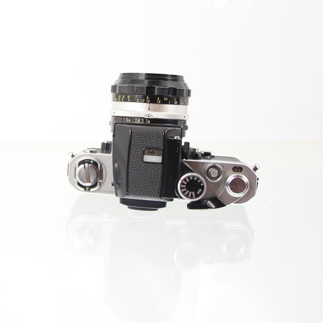 Nikon F2 Photomic met DP-1 finder + Nikkor 50mm F1.4 lens