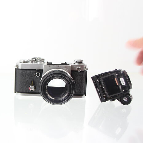 Nikon F2 Photomic met DP-1 finder + Nikkor 50mm F1.4 lens