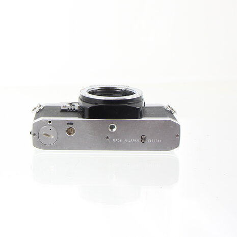 Olympus OM-10 chrome body