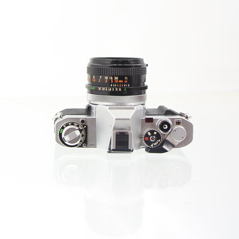 Canon AV-1 met Canon lens FD 50mm 1:1.8 S.C.