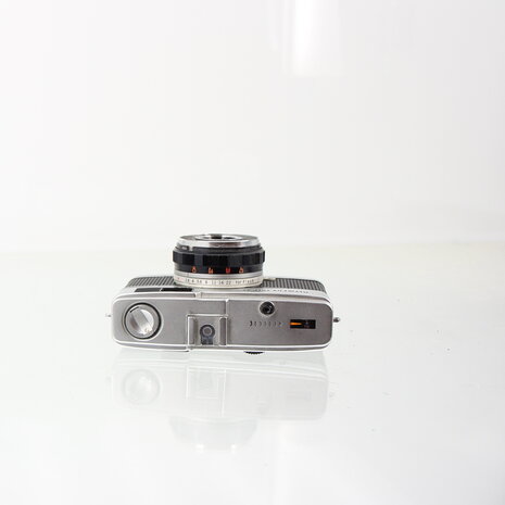 Olympus TRIP 35 point & shoot viewfinder camera