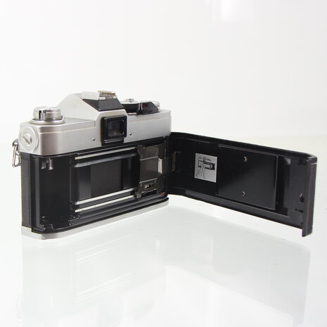 Chrome Canon FTb QL 35 mm SLR body