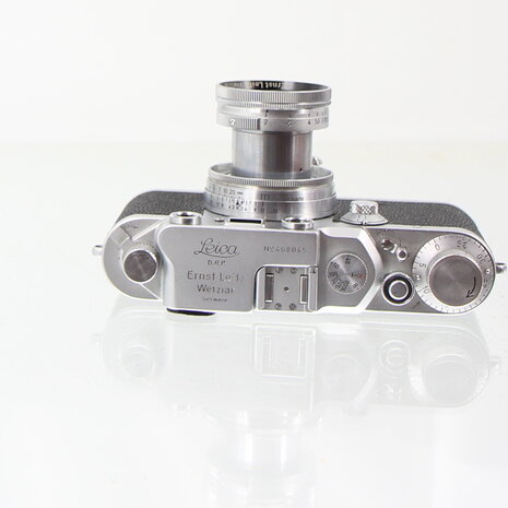 Leitz Leica IIIc met Summitar 5cm F2 lens