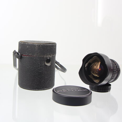 Pentax SMC 15mm f3.5 (K-mount) with koker en lensdoppen
