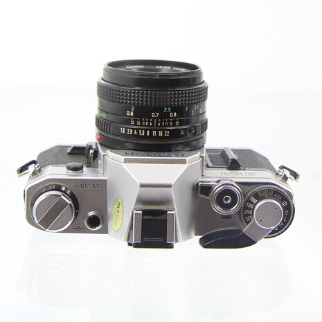 Canon AE-1 35 MM SLR Camera met Canon FD  lens 50mm 1:1.8