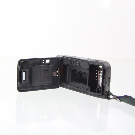 Yashica T4 Safari met draagzakje en polsriem