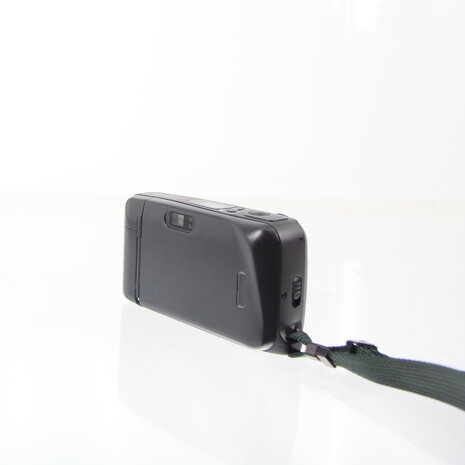 Yashica T4 Safari met draagzakje en polsriem