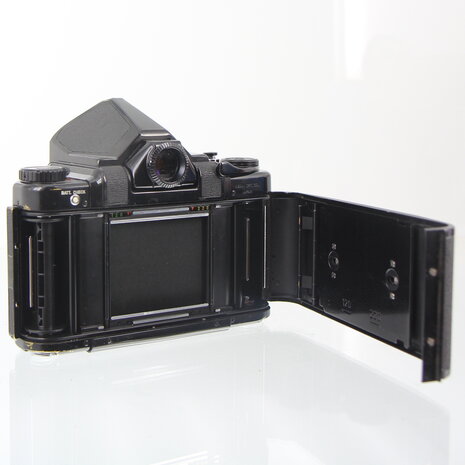 Pentax 6X7 SLR 120 film camera met Takumar 1:2.4/105 lens