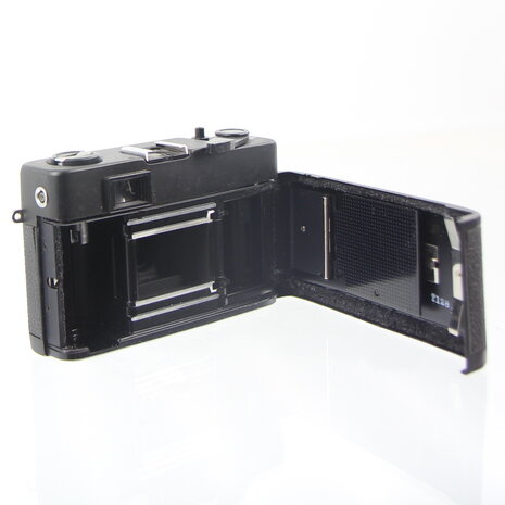 Chinon 35 EE rangefinder compact camera