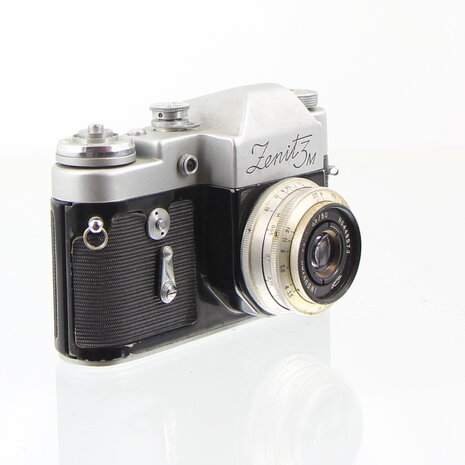 Zenit 3M SLR 35mm camera met Industar 50/3.5 lens