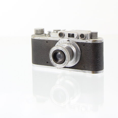 Leica II chrome 35mm rangefinder camera