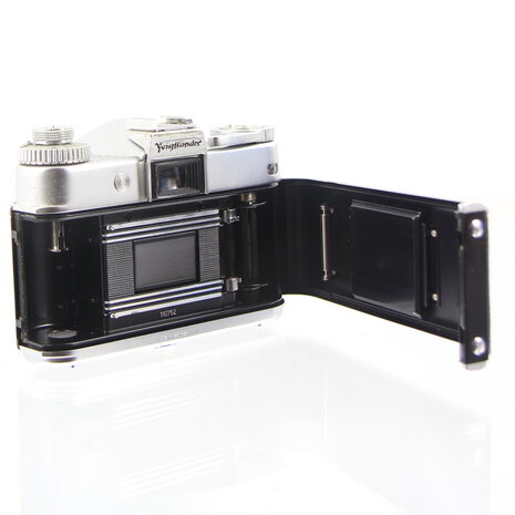 Voigtl&auml;nder Bessamatic SLR camera