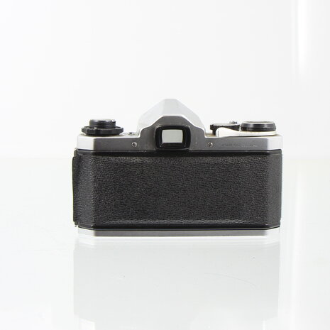 Asahi :  Pentax SV (chrome) with Super-Takumar 1:1.8/55 lens