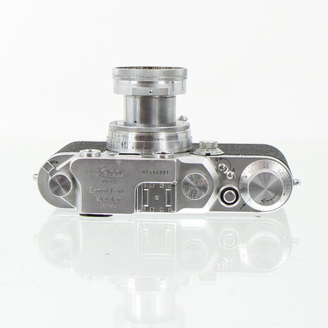 Leica Barnack (Leica IIIf) withLeitz Summitar 5cm f/2