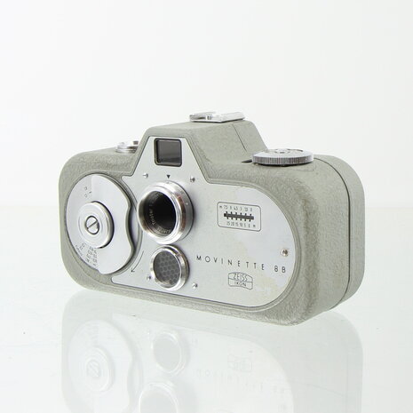 Zeiss Ikon Movinette 8B met Carl Zeiss Triotar 10mm f/2.8 en Lederen Hoes