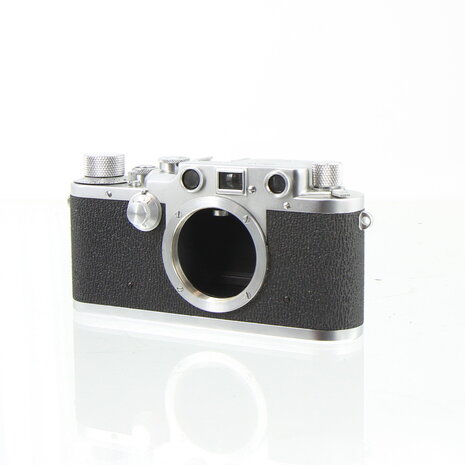 Leica IIIC meetzoeker camera