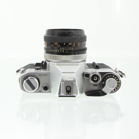 Canon AE-1 met Canon FD  lens 50mm 1:1.8