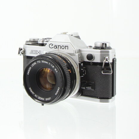 Canon AE-1 met Canon FD  lens 50mm 1:1.8