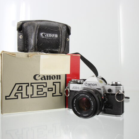 Canon AE-1 met Canon FD  lens 50mm 1:1.8 originele doos