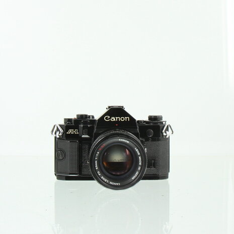 Canon A-1 met Canon FD 50mm f/1.4 Lens