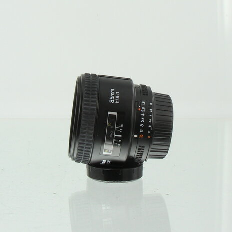 AF Nikkor 85mm f/1.8D