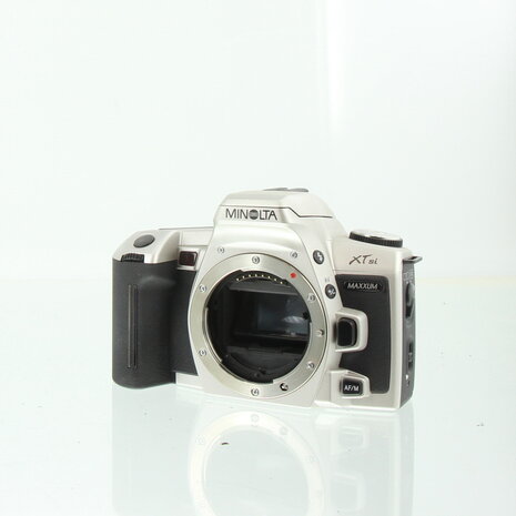 Minolta Maxxum XTsi in doos