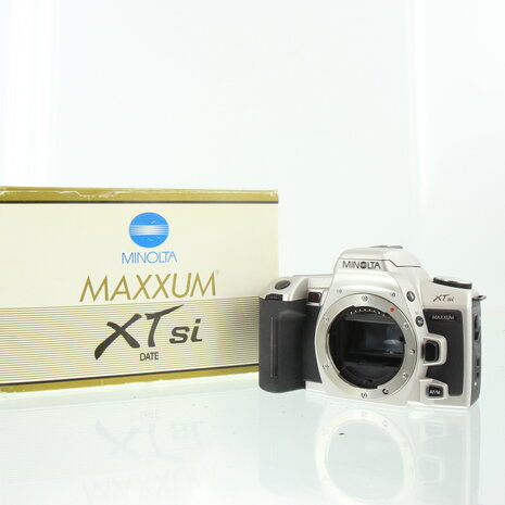 Minolta Maxxum XTsi in doos