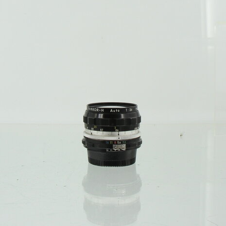 Nikon Nikkor-H Auto 28mm f/3.5