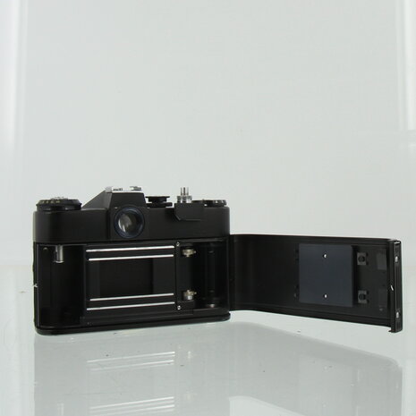 Zenit EM (Zwarte Uitvoering) / 35mm SLR Camera met Helios-44M Lens