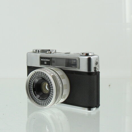 Yashica Minister III