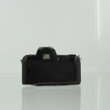 Nikon F-601 met Nikkor AF 35-70mm f/3.3-4.5 Lens