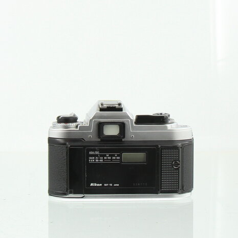 Nikon FG met Nikon Lens Series E 36-72mm f/3.5 Zoomlens