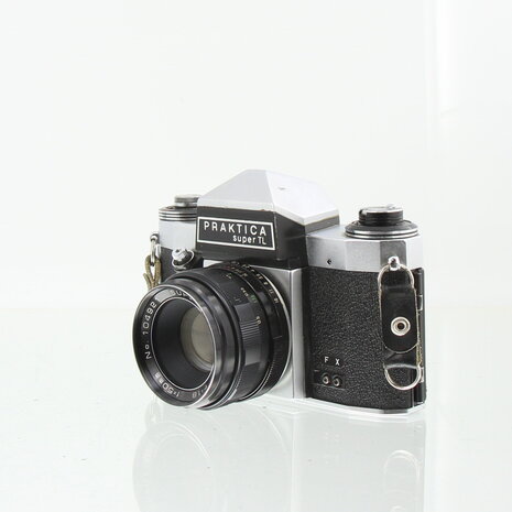 Praktica Super TL met Super Carenar 50mm f/1.8