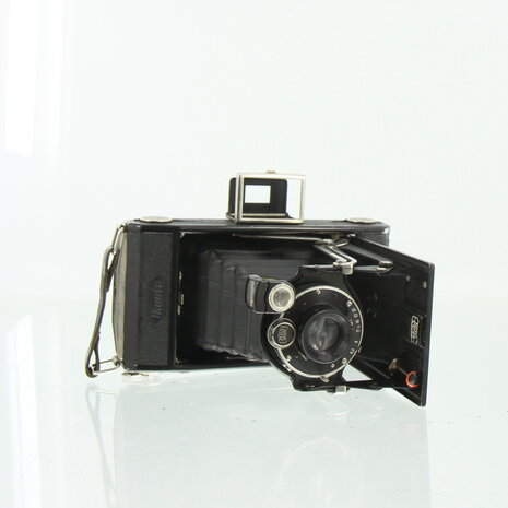 Zeiss Ikon Ikonta 105mm f/6.3 Folding Camera