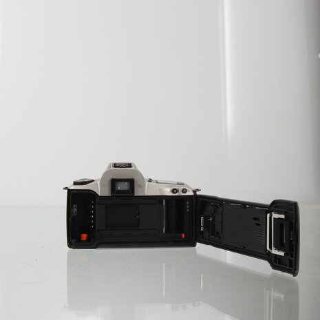 Canon EOS 300 + Canon EF 28-90mm f/4.5-5.6